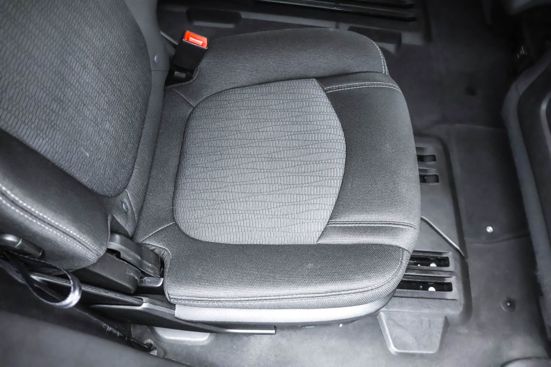 Used 2015 Chevrolet Traverse LT image 29