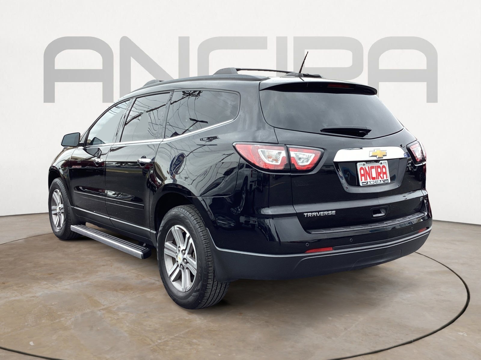 Used 2017 Chevrolet Traverse LT FWD image 12