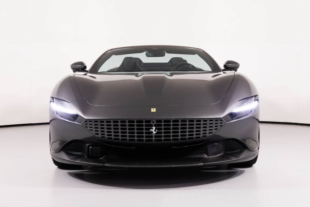 Used 2025 Ferrari Roma Spider RWD image 17