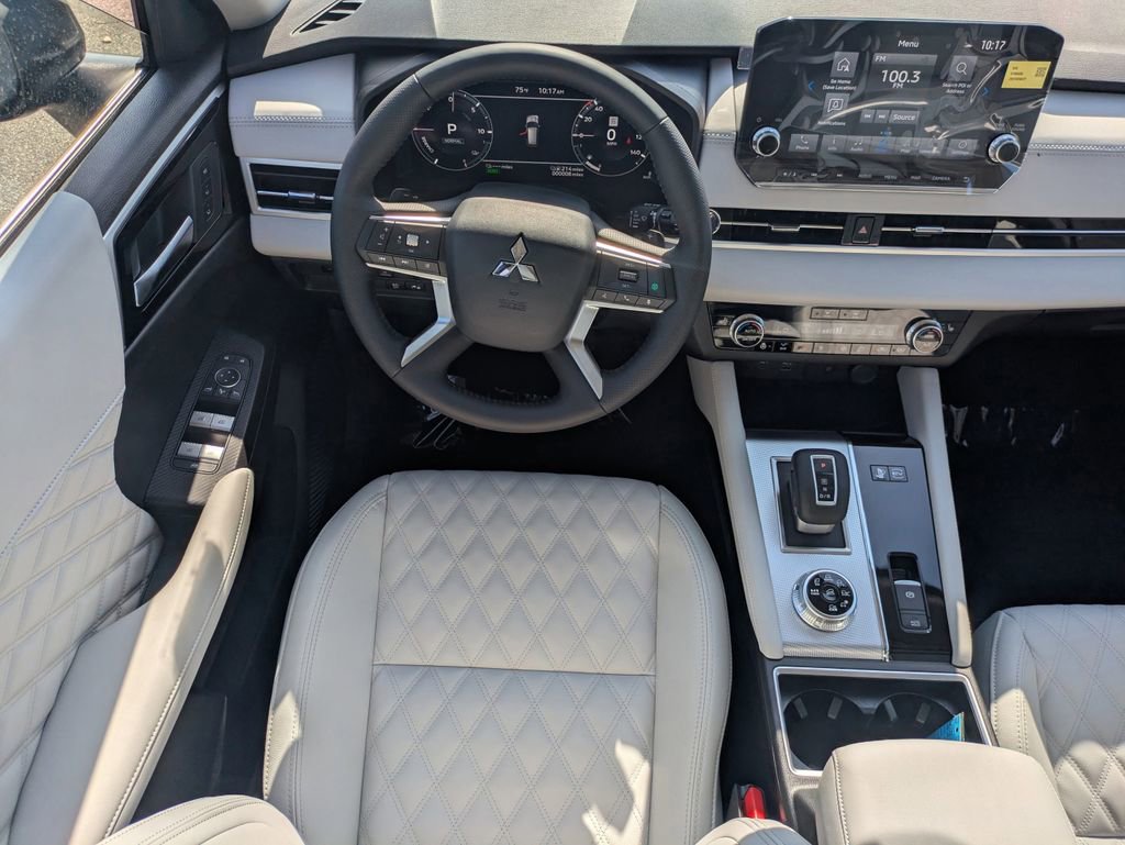 New 2025 Mitsubishi Outlander SEL image 17