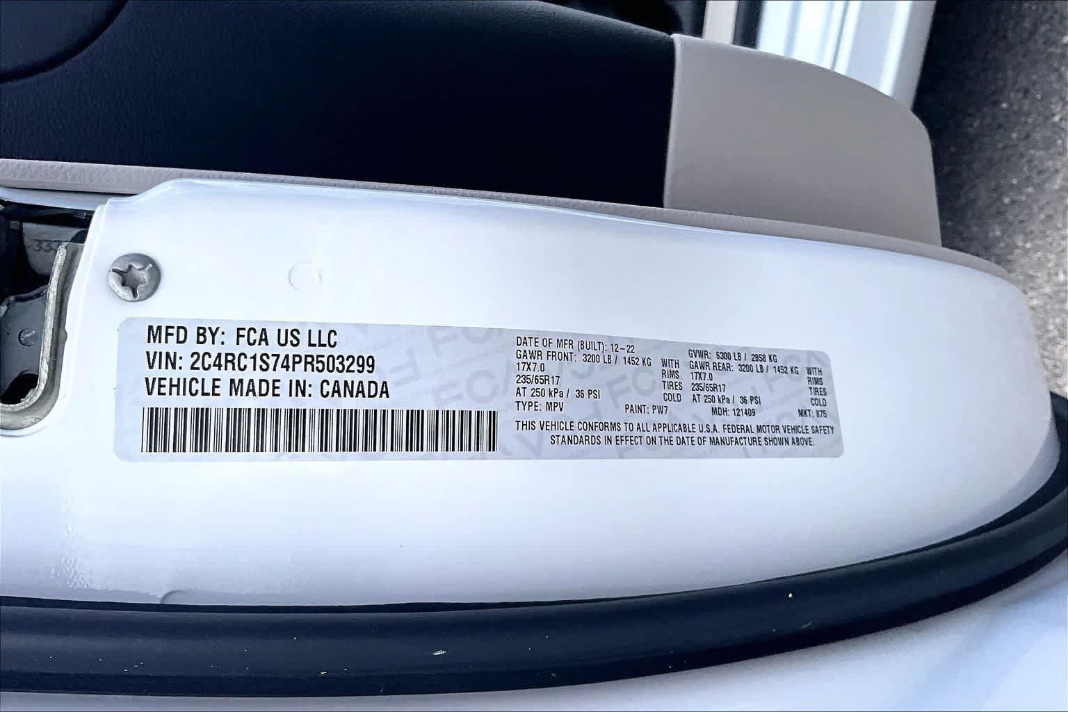 Used 2023 Chrysler Pacifica Limited FWD image 21
