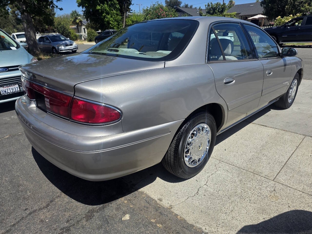 Used 2002 Buick Century Custom w/ Western Region Pkg FWD image 3