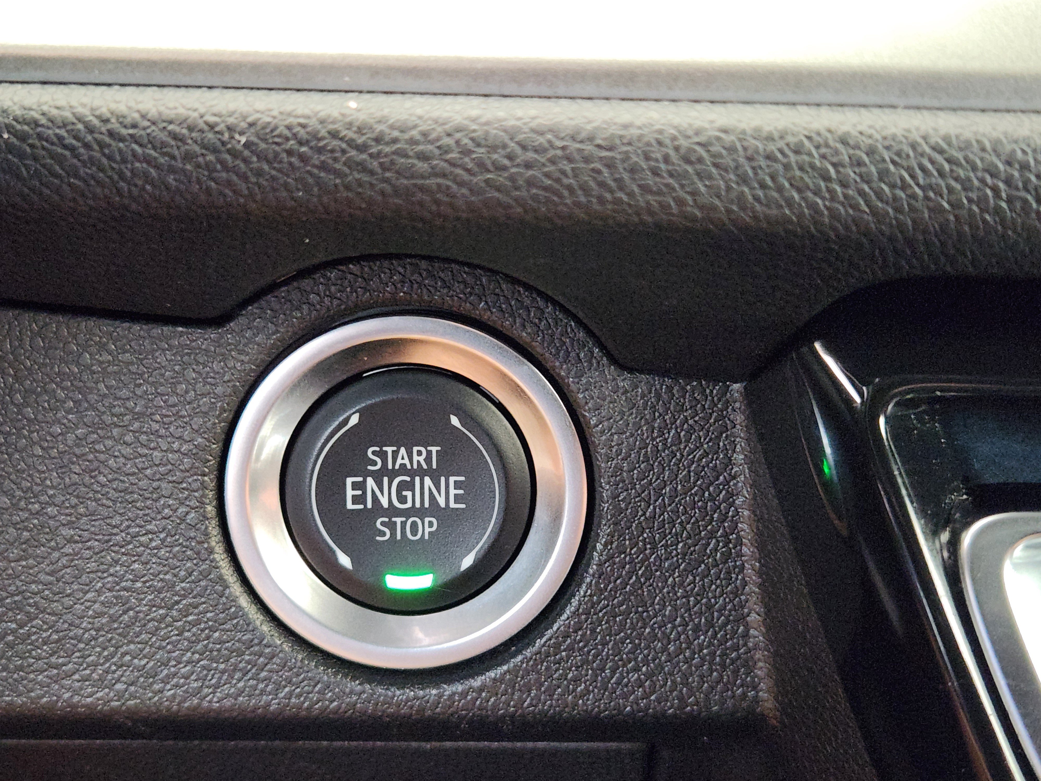 Certified 2025 Chevrolet Traverse LT FWD image 19