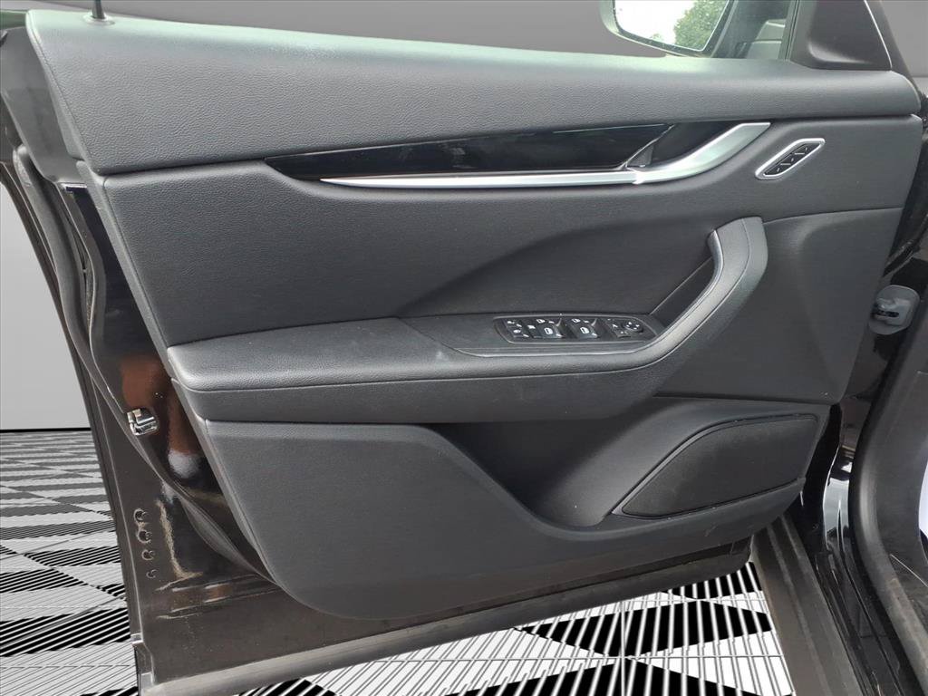 Used 2019 Maserati Levante AWD/4WD image 16
