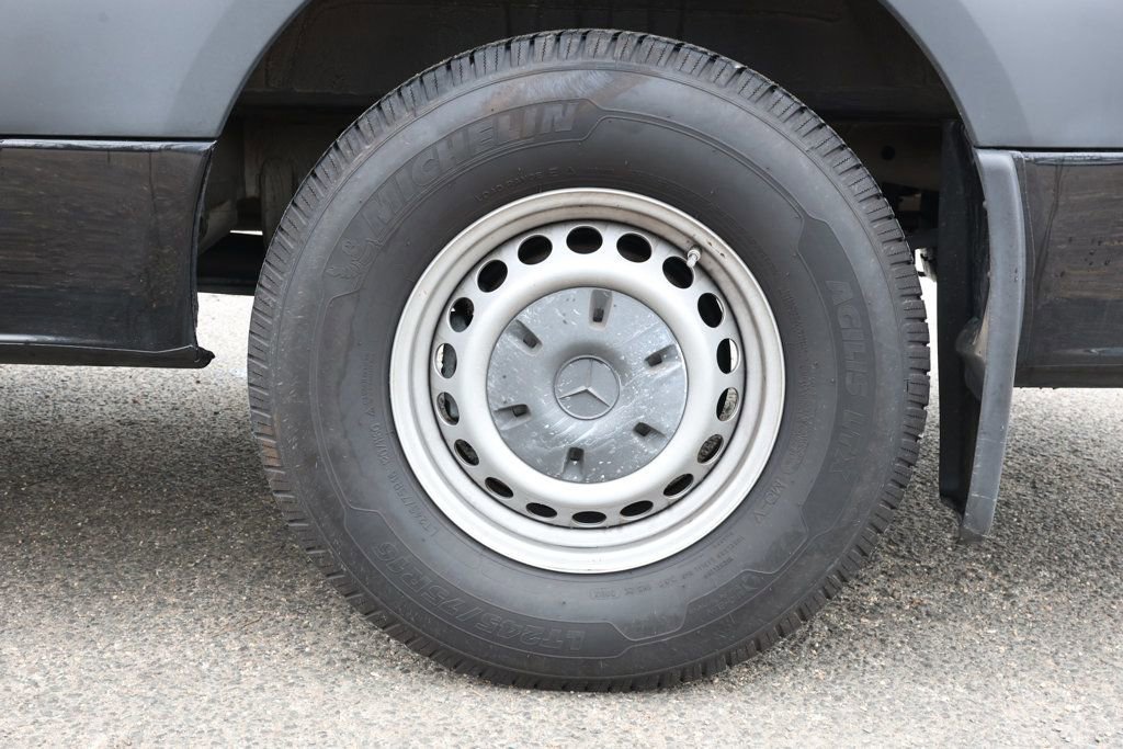 Used 2024 Mercedes-Benz Sprinter 2500 w/ Acoustic Package image 9