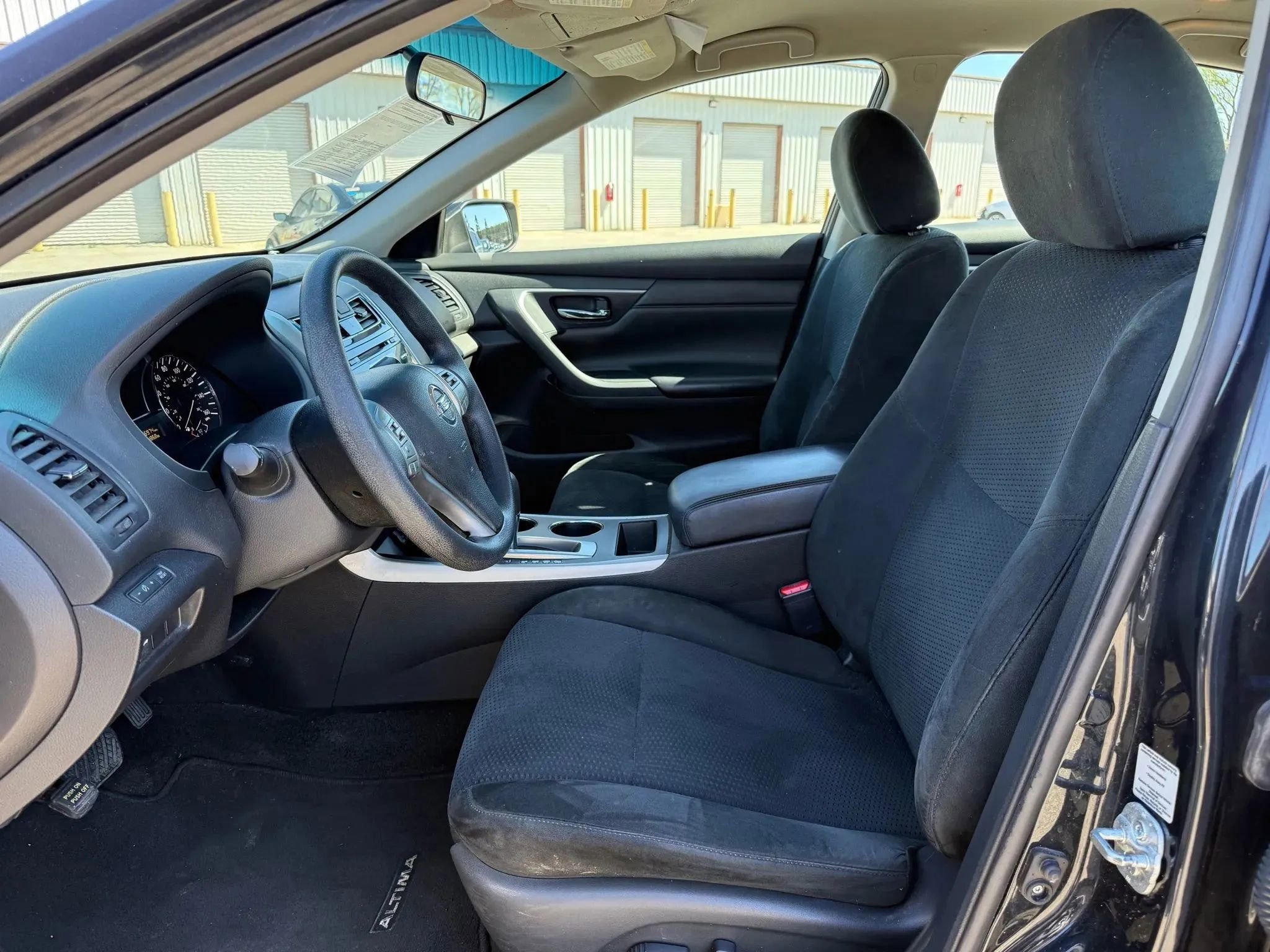 Used 2015 Nissan Altima 2.5 S w/ Power Driver Seat Package FWD image 2