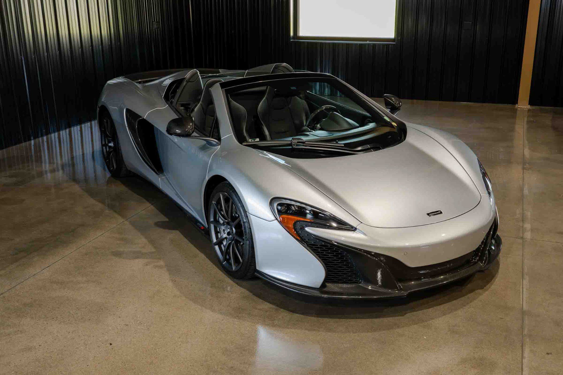 Used 2016 McLaren 650S Spider RWD image 3