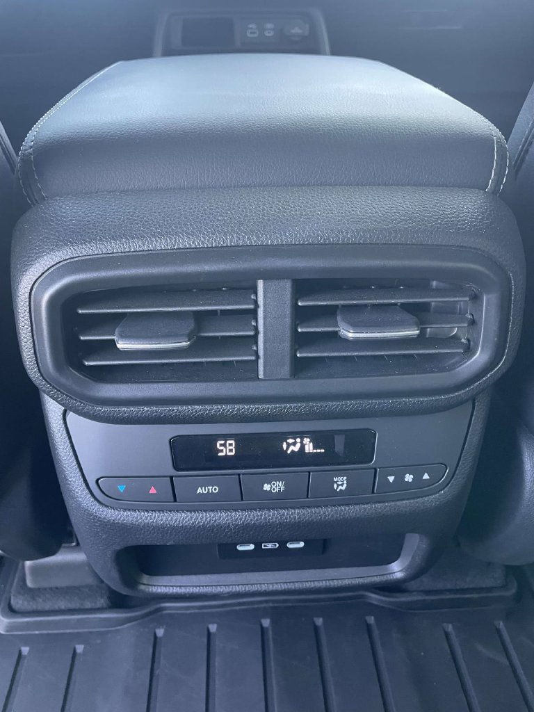 Used 2025 Honda Pilot EX-L image 13