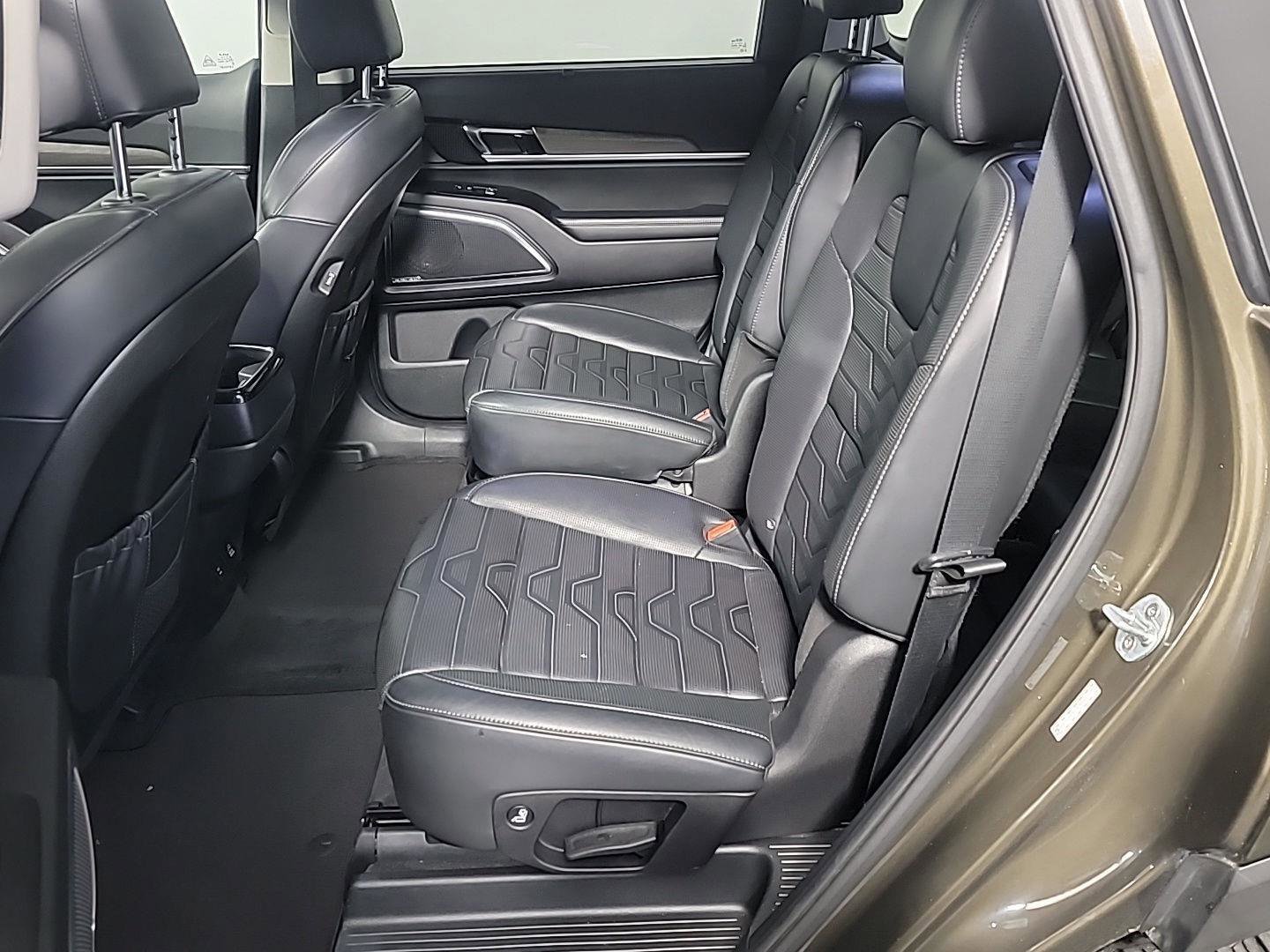 Used 2020 Kia Telluride SX w/ SX Prestige Package AWD/4WD image 17