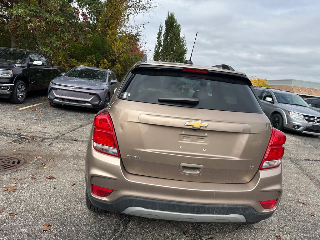 Used 2018 Chevrolet Trax LT w/ LT Convenience Package FWD image 25