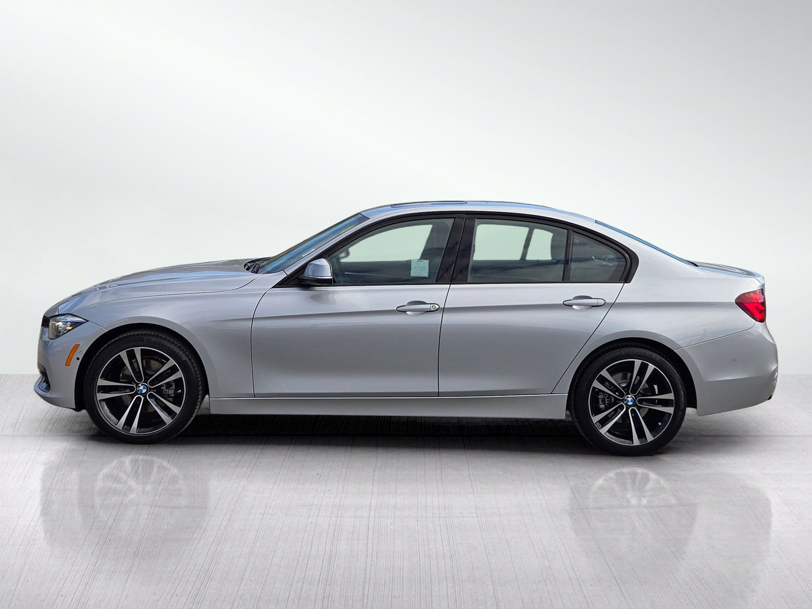 Used 2018 BMW 330i Sedan RWD image 7