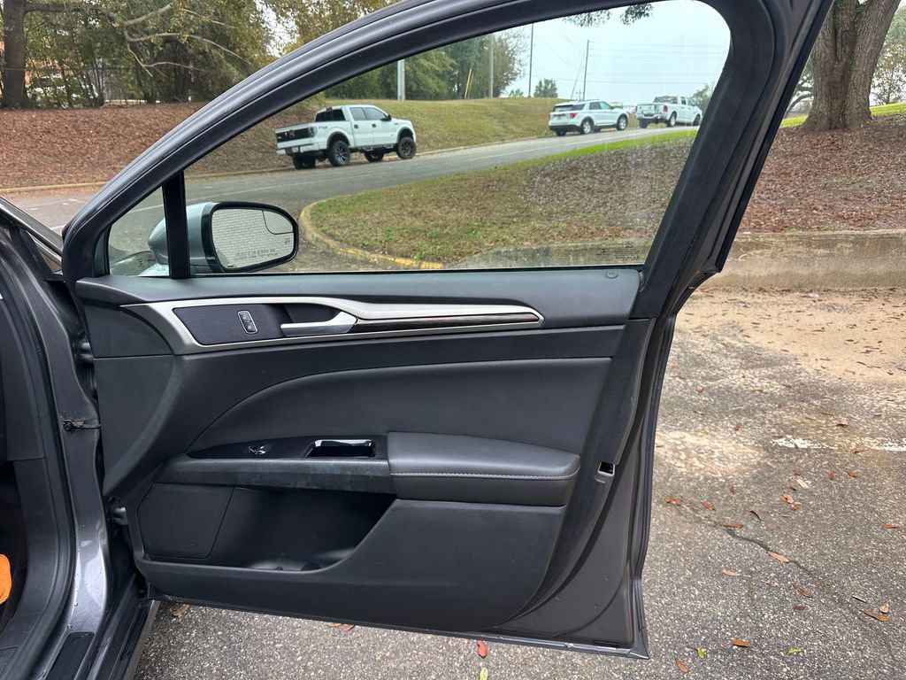 Used 2014 Ford Fusion SE w/ Equipment Group 202A image 35