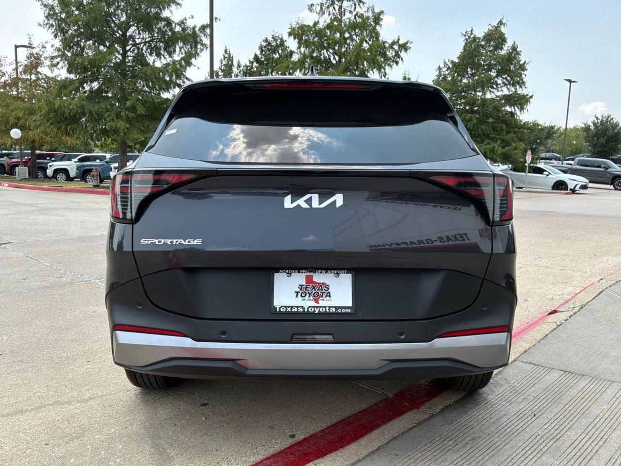 Used 2026 Kia Sportage LX FWD image 7