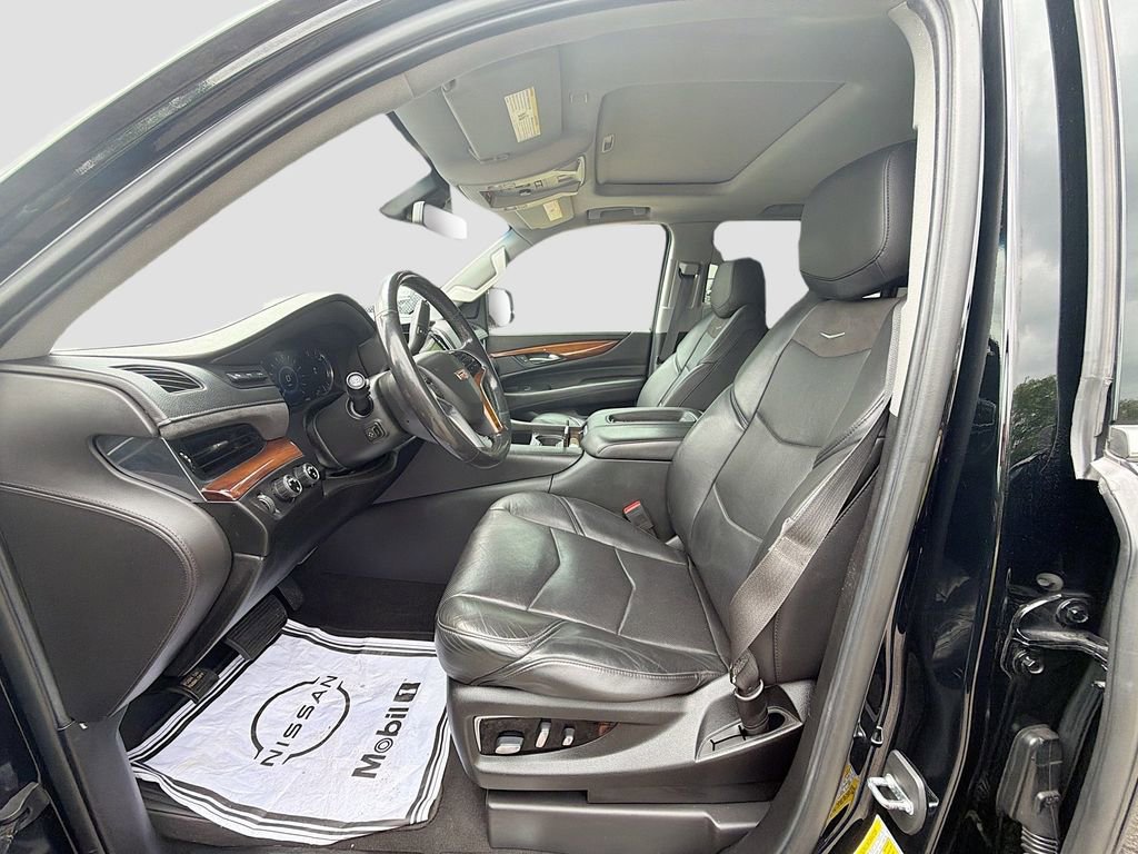 Used 2019 Cadillac Escalade ESV Luxury AWD/4WD image 25