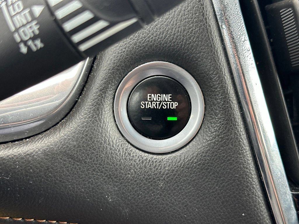 Used 2018 Chevrolet Traverse LT FWD image 24
