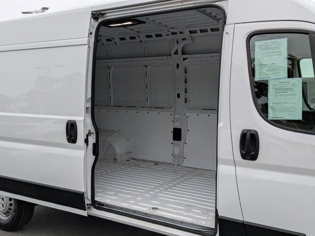 Used 2025 RAM ProMaster 2500 w/ Convenience Group FWD image 8