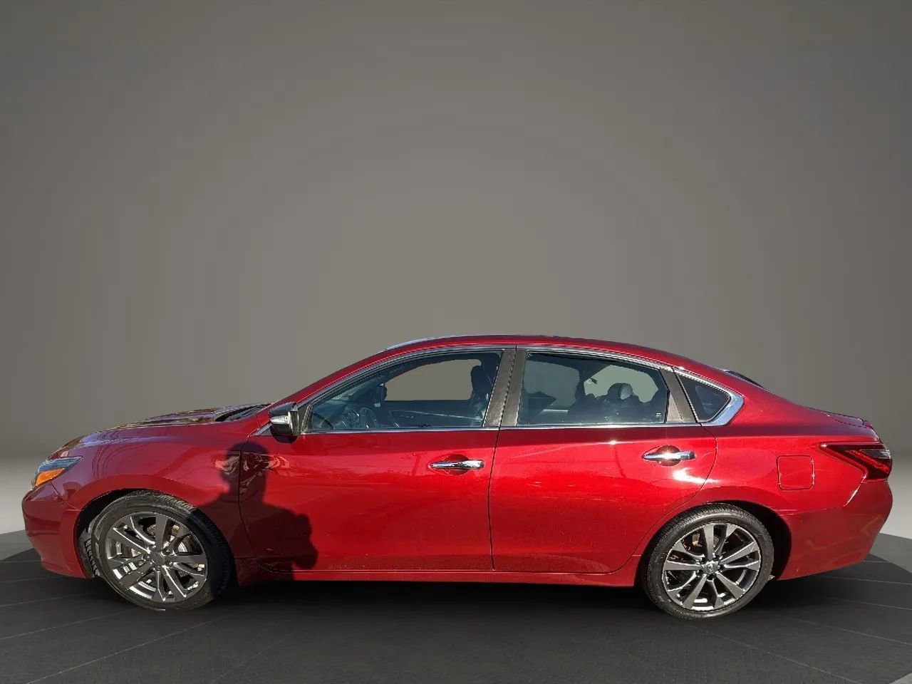 Used 2018 Nissan Altima 2.5 SR w/ SR Special Edition FWD image 8