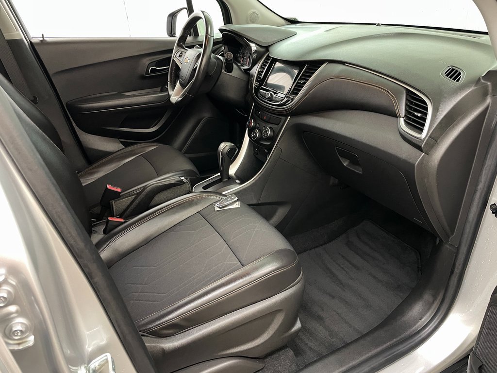 Certified 2019 Chevrolet Trax LT w/ LT Convenience Package image 34