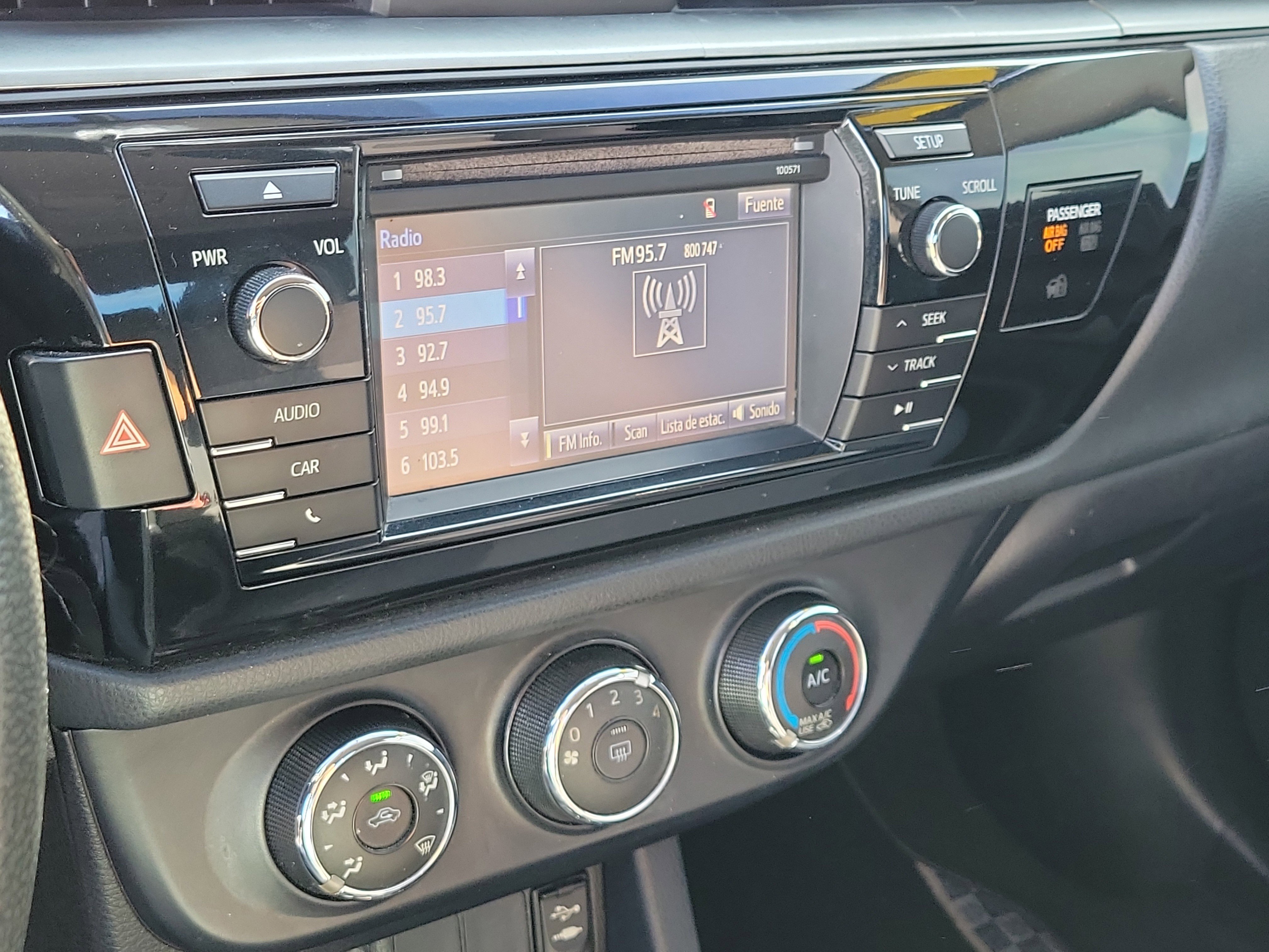 Used 2016 Toyota Corolla LE FWD image 26