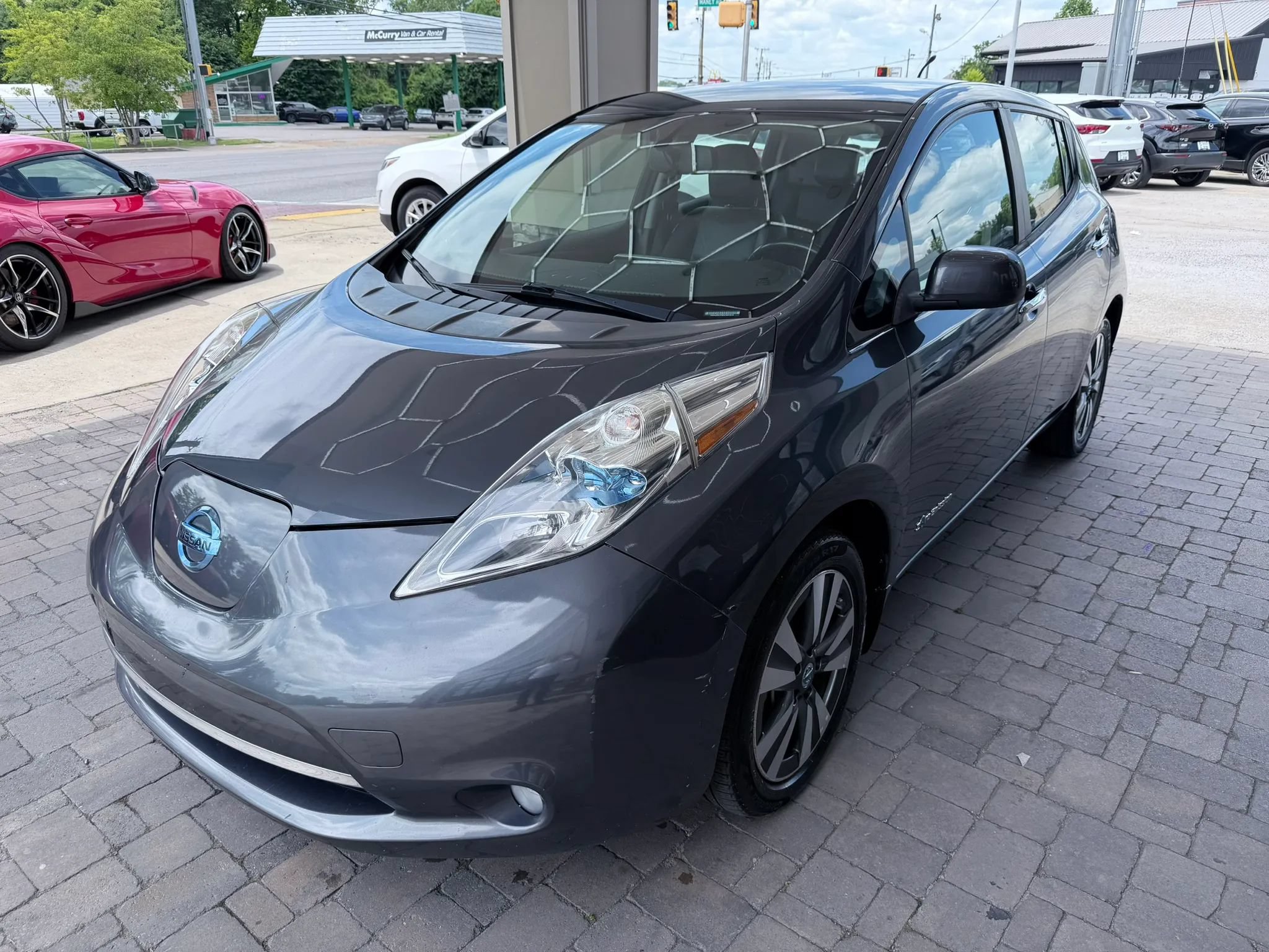 Used 2013 Nissan Leaf SL FWD image 2