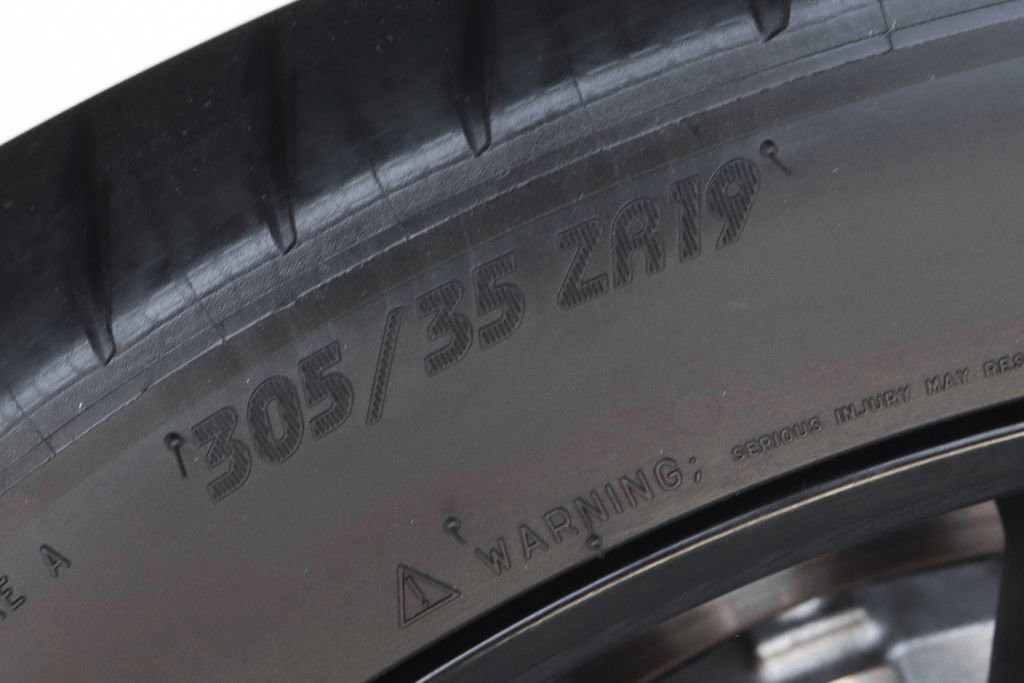 Used 2020 Ford Mustang Shelby GT350 w/ Technology Package RWD image 17