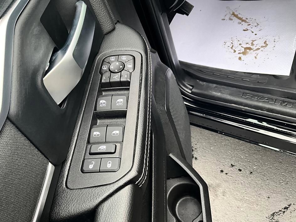 New 2026 RAM 3500 Big Horn AWD/4WD image 13