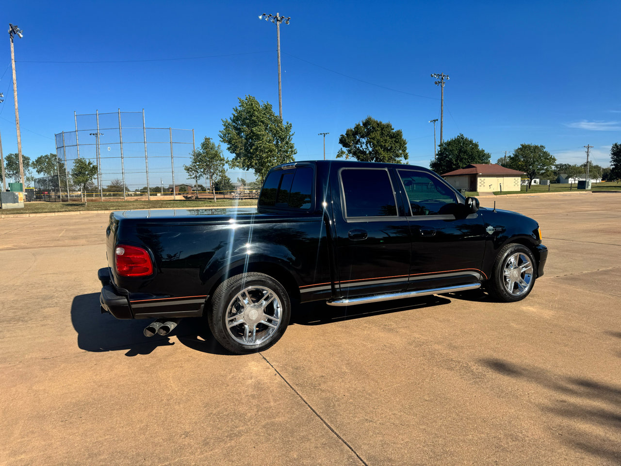 Used 2001 Ford F150 Harley-Davidson RWD image 25