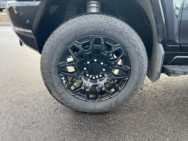 New 2025 GMC Hummer EV 3X w/ LPO, Dark Essentials Package image 11