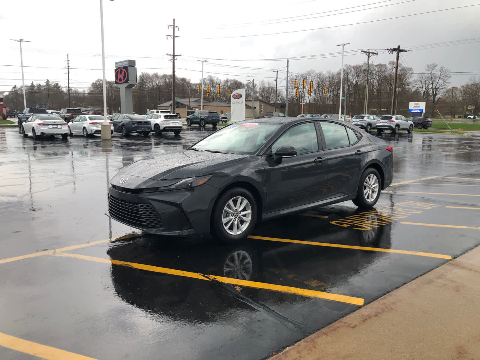 Certified 2025 Toyota Camry LE image 4