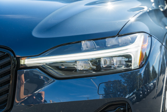 New 2027 Volvo XC60 B5 Plus AWD/4WD image 13