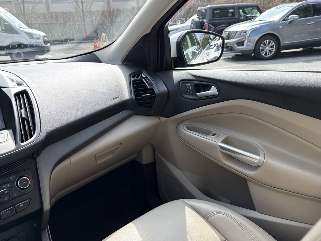 Used 2019 Ford Escape SEL image 14