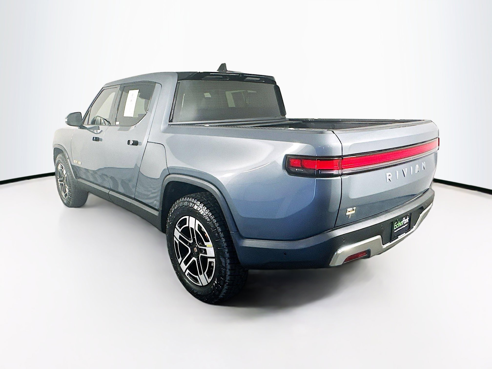 Used 2022 Rivian R1T Adventure image 5