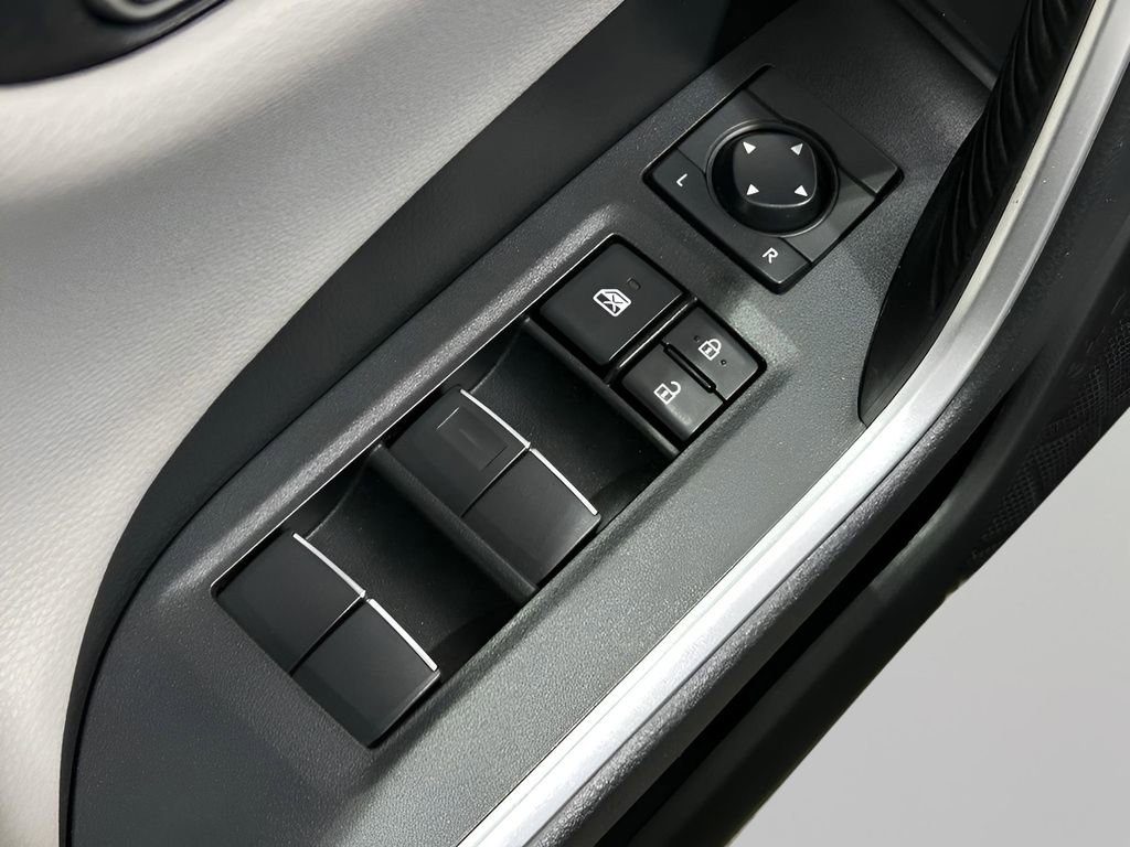 Used 2021 Toyota RAV4 Limited image 17