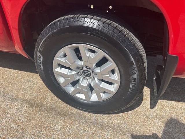 Used 2022 Nissan Frontier SV image 9