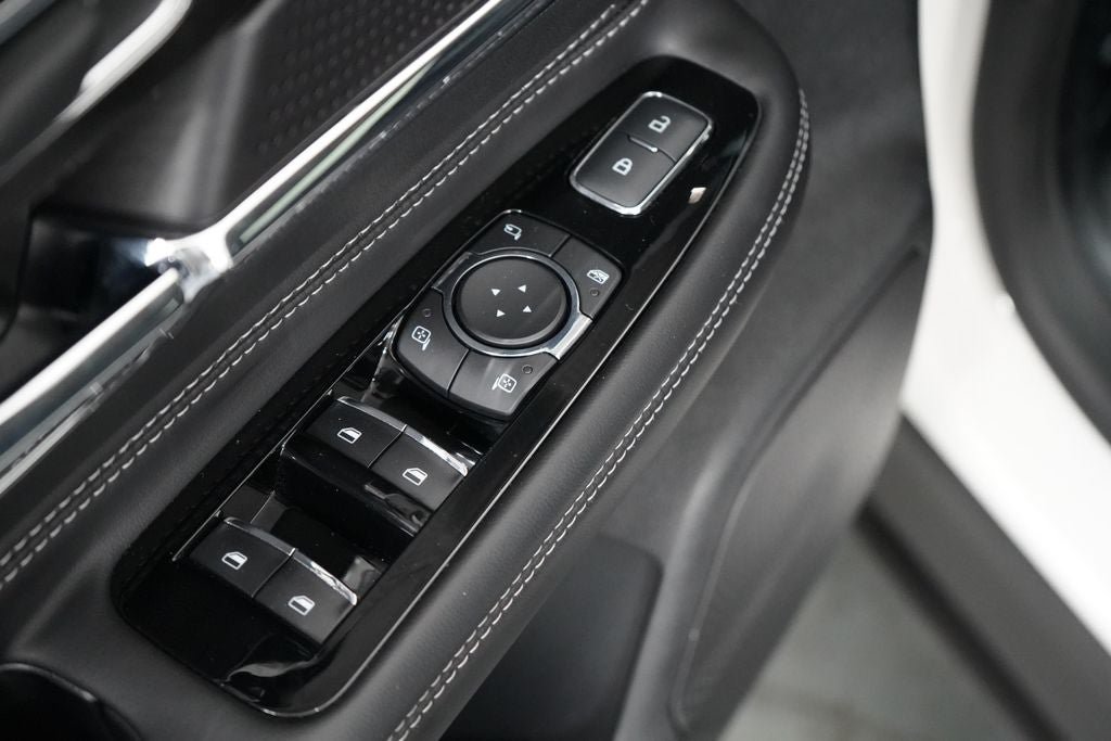 Used 2024 Lincoln Corsair AWD image 25