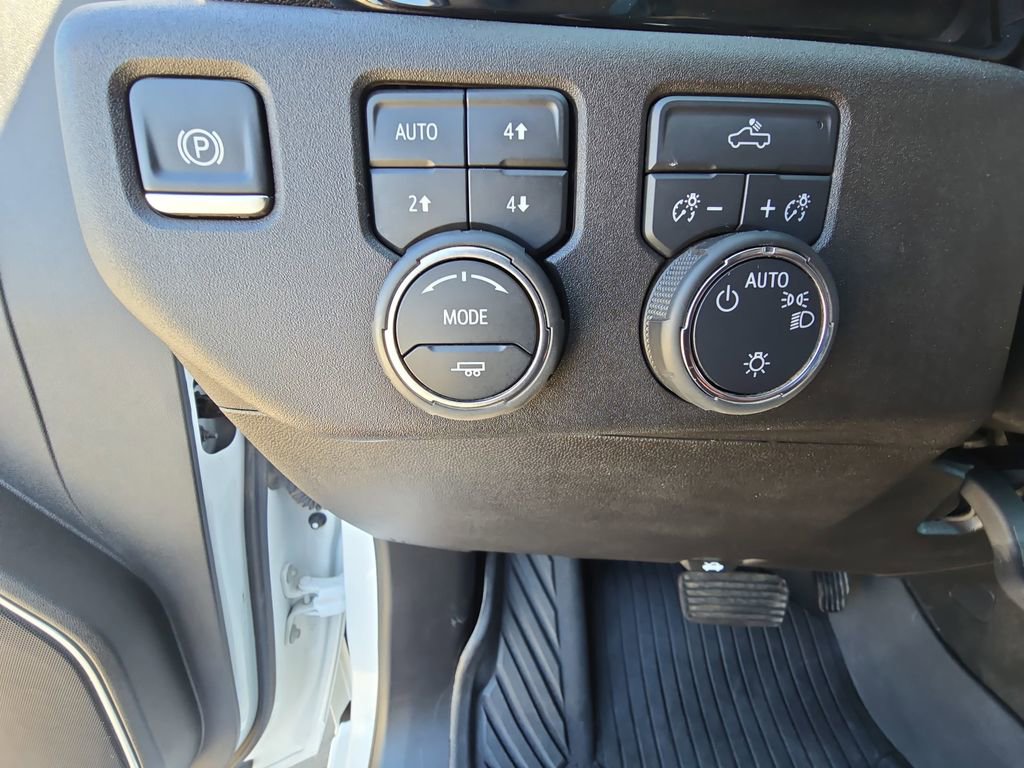 Used 2025 Chevrolet Silverado 1500 LT image 26