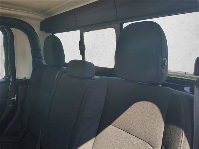 Used 2023 Jeep Gladiator Sport AWD/4WD image 18