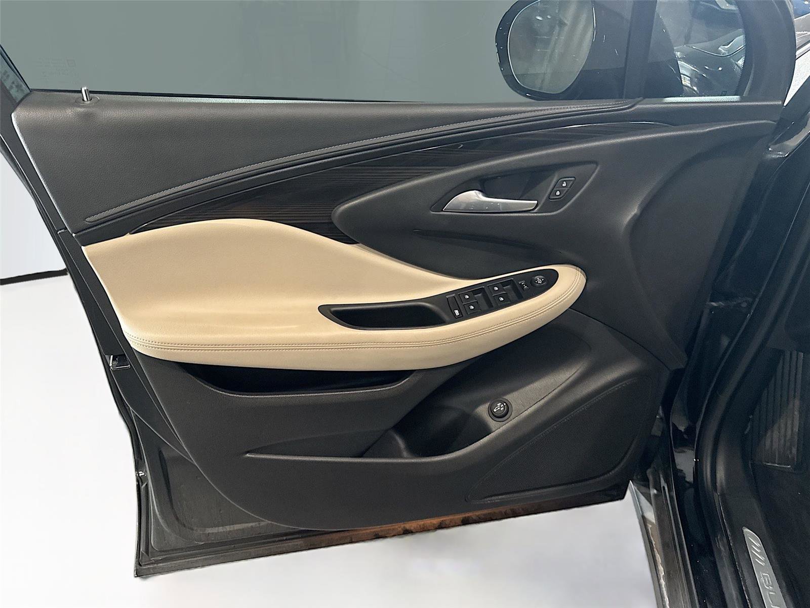 Used 2020 Buick Envision Preferred FWD image 9