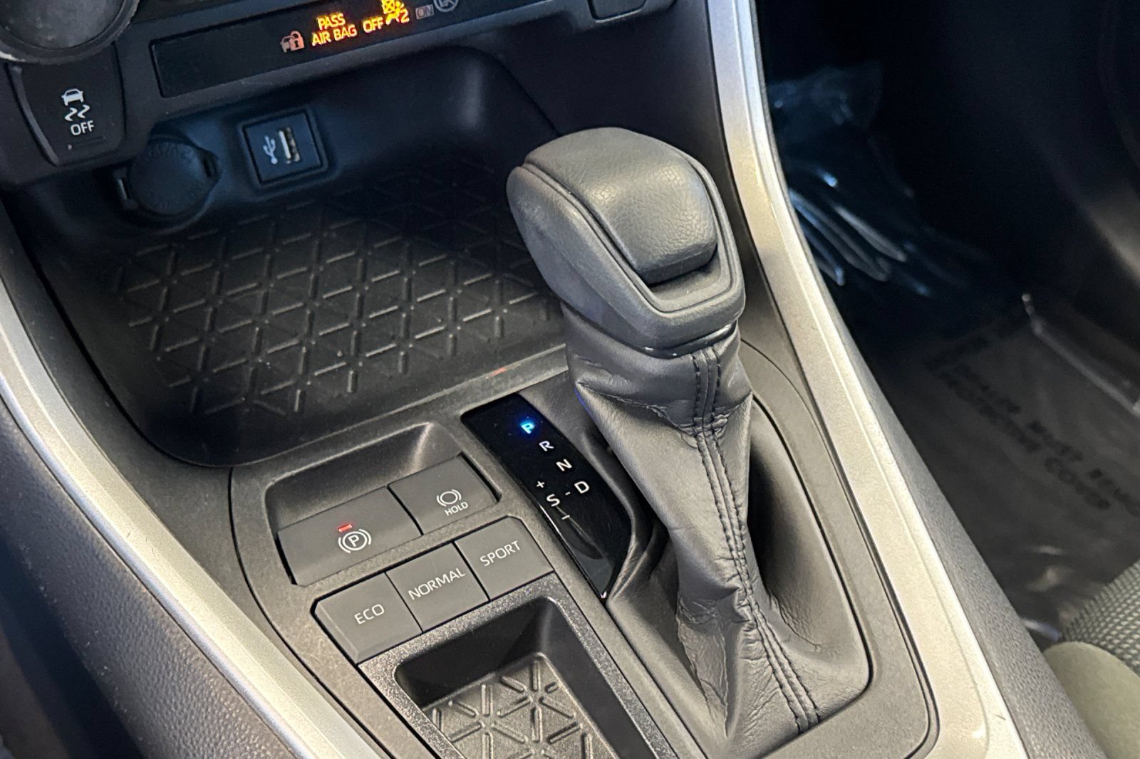 Certified 2023 Toyota RAV4 LE FWD image 28
