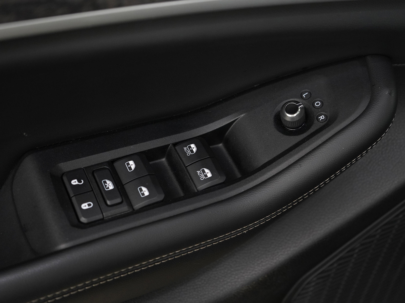 Used 2023 Jeep Grand Cherokee L Limited w/ Luxury Tech Group II image 21