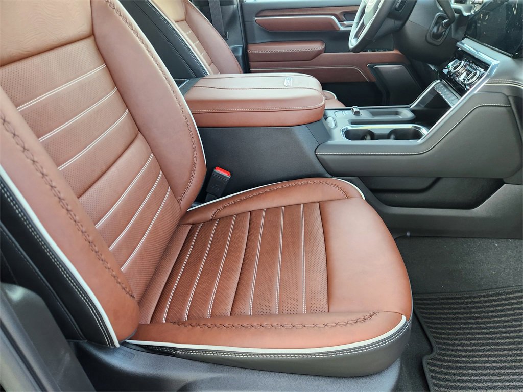 New 2026 GMC Sierra 2500 Denali Ultimate w/ Max Trailering Package image 9