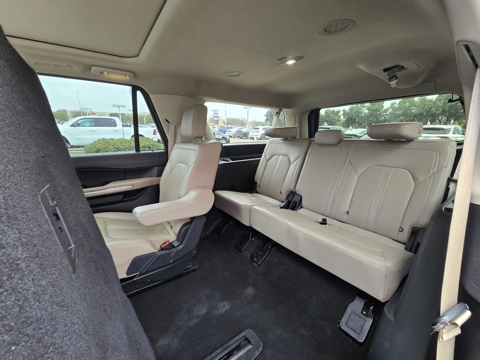 Used 2024 Ford Expedition Max Limited image 11