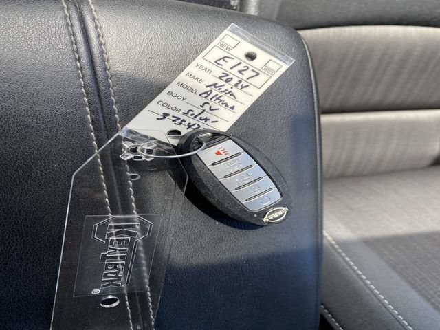 Used 2024 Nissan Altima 2.5 SV FWD image 32