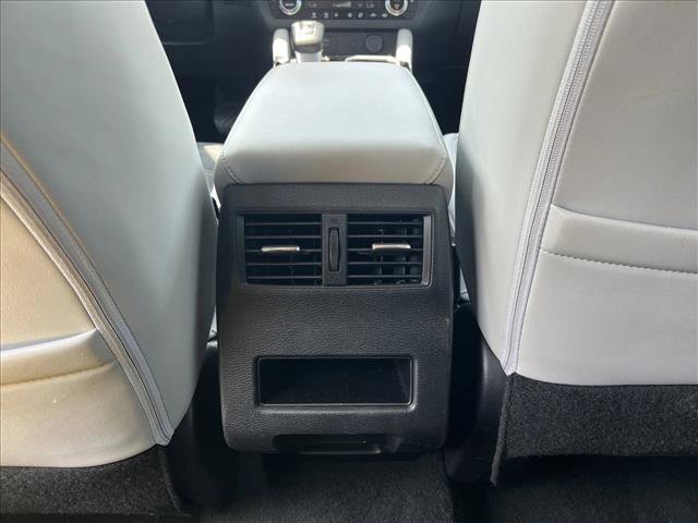 Used 2025 Mitsubishi Outlander SE image 18