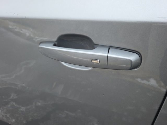 Used 2023 Chevrolet Traverse LT image 25