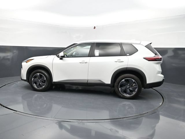 Used 2024 Nissan Rogue SV FWD image 5