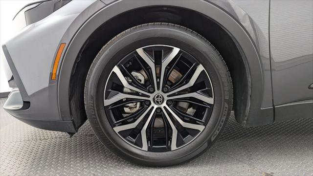 Used 2024 Toyota Crown XLE image 30