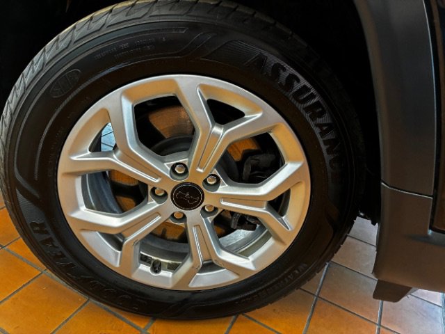 Used 2025 Jeep Compass Sport image 16