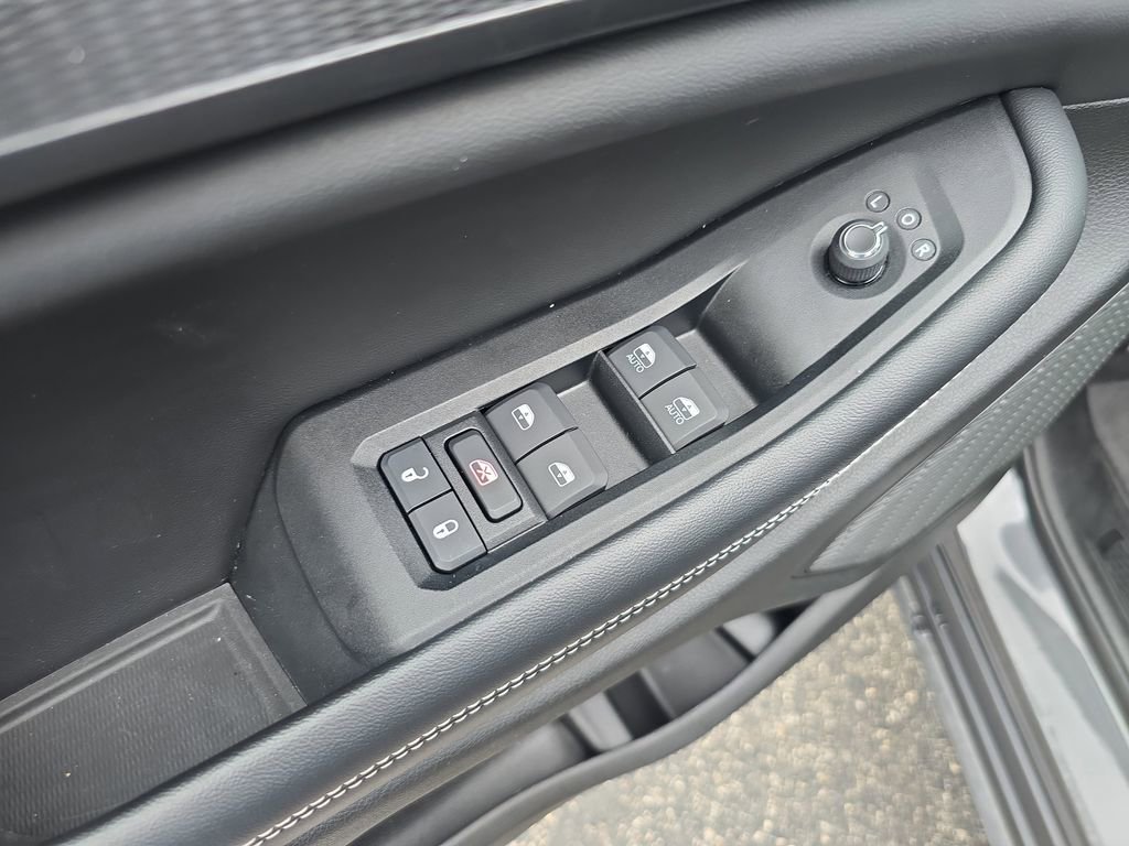 Used 2023 Jeep Grand Cherokee Laredo X image 17