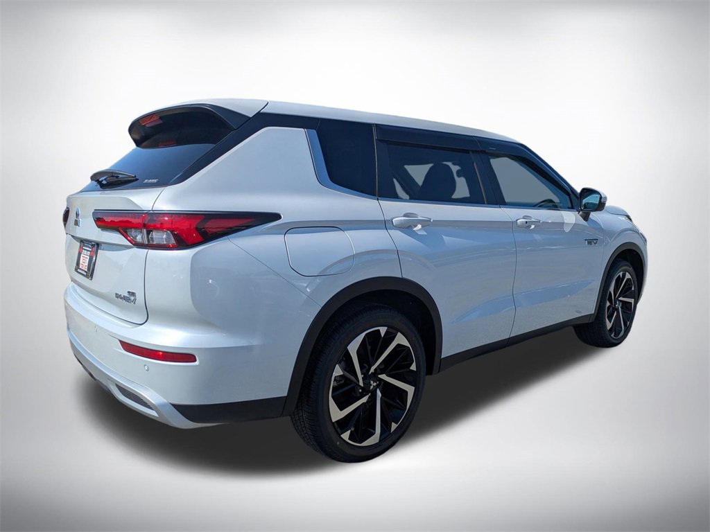 New 2025 Mitsubishi Outlander SE image 3